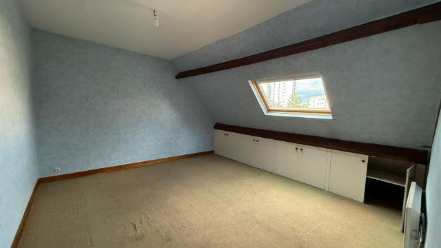 Maison 8 pièces Le mee sur seine disponible à la Vente