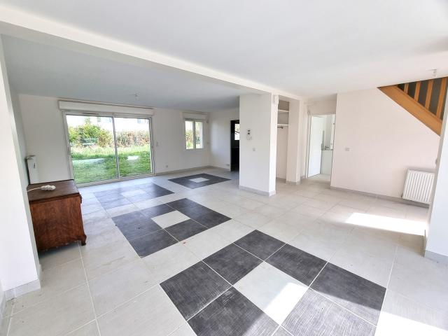 Maison 7 pièces Vaux le penil disponible à la Vente
