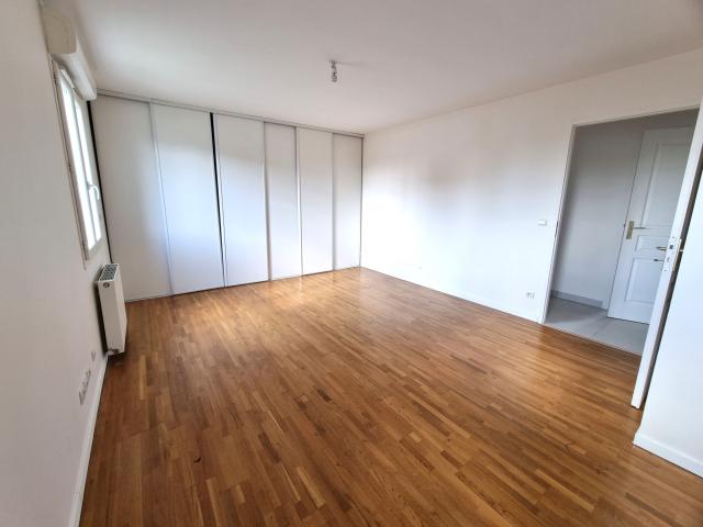 Maison 7 pièces Vaux le penil disponible à la Vente