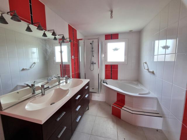 Maison 7 pièces Vaux le penil disponible à la Vente