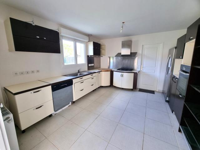 Maison 7 pièces Vaux le penil disponible à la Vente