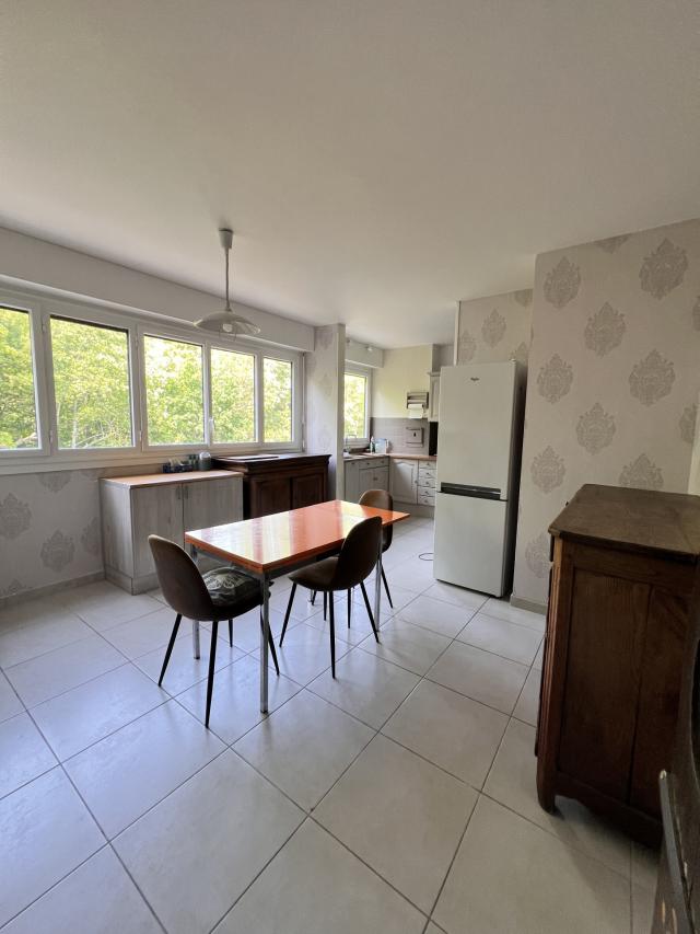 Appartement 6 pièces Vaux le penil disponible à la Vente