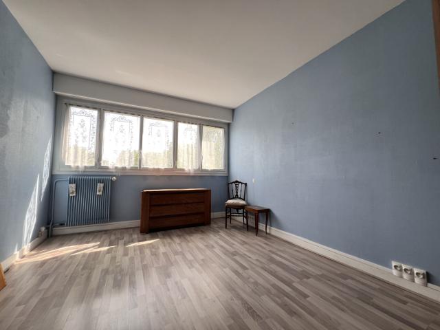 Appartement 6 pièces Vaux le penil disponible à la Vente