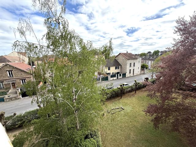 Appartement 5 pièces Melun disponible à la Vente