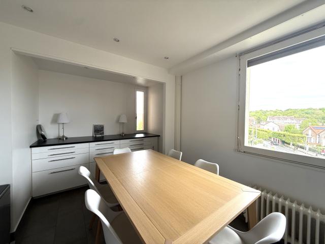 Appartement 5 pièces Melun disponible à la Vente