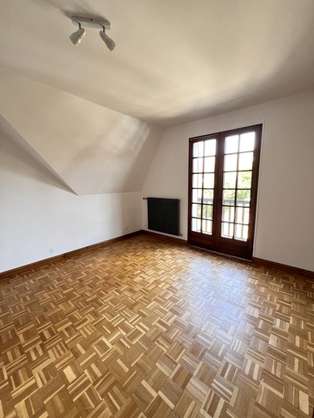 Maison 8 pièces Livry sur seine disponible à la Vente