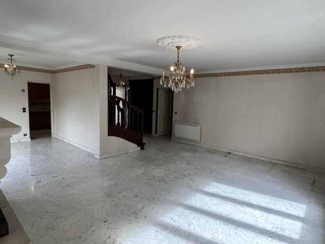 Maison 5 pièces Bois le roi disponible à la Vente
