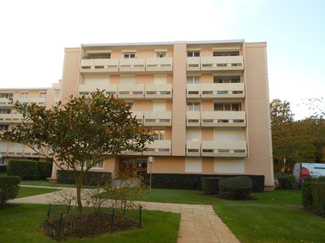 Appartement 2 pièces Le mee sur seine disponible à la Location