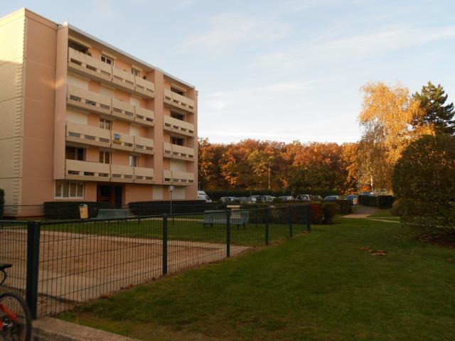 Appartement 2 pièces Le mee sur seine disponible à la Location