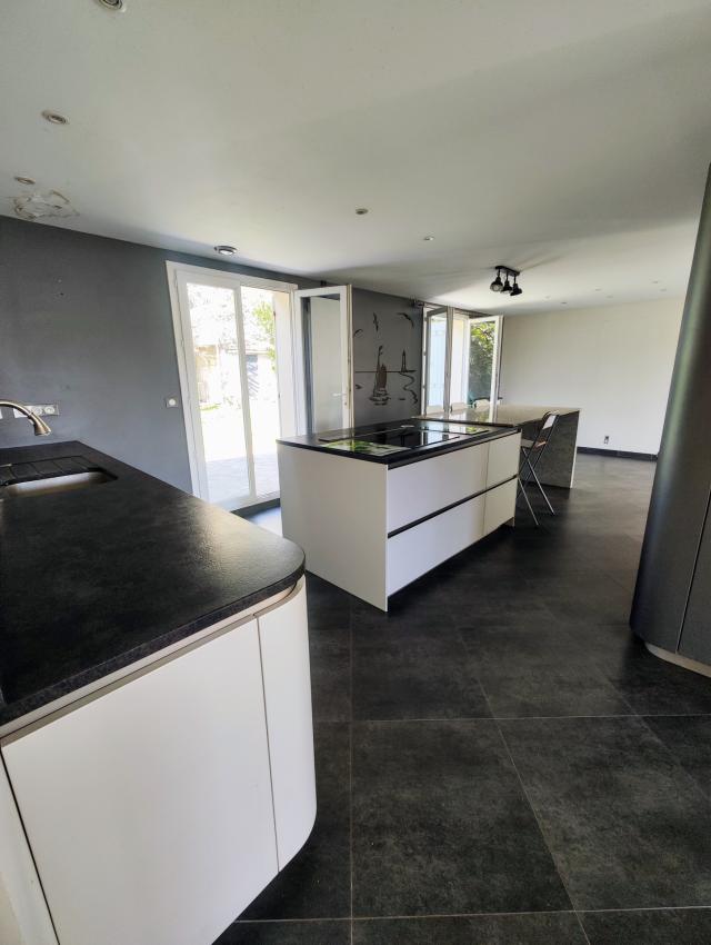 Maison 7 pièces Le mee sur seine disponible à la Vente