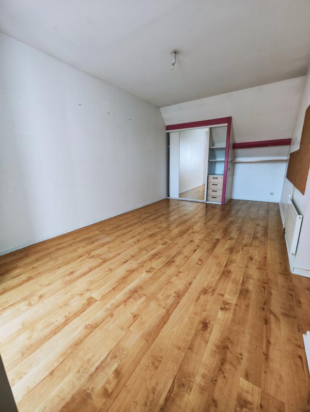 Maison 7 pièces Le mee sur seine disponible à la Vente