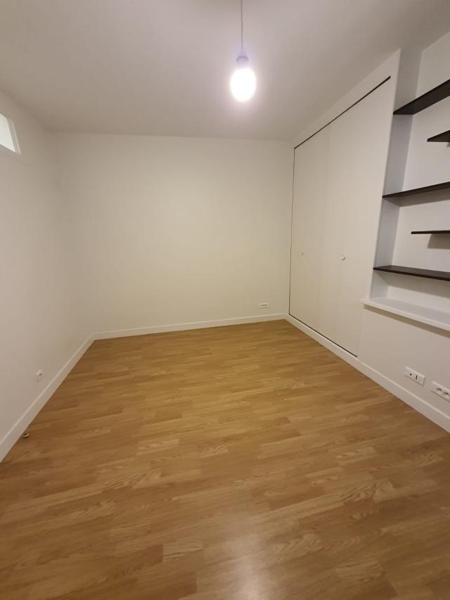 Appartement 2 pièces Paris disponible à la Location