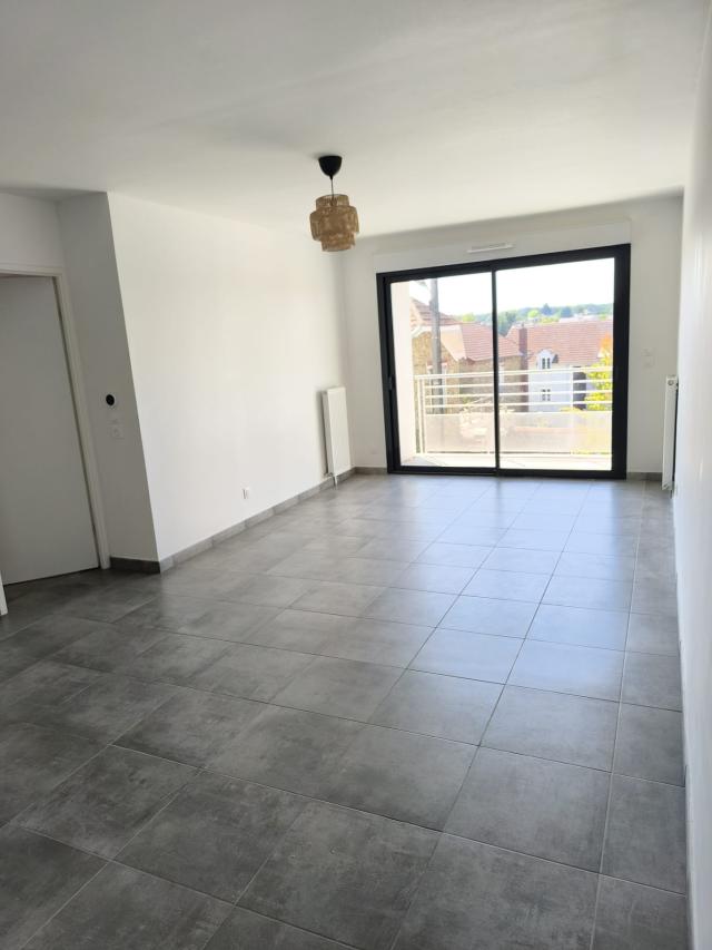 Appartement 3 pièces Vaux le penil disponible à la Location