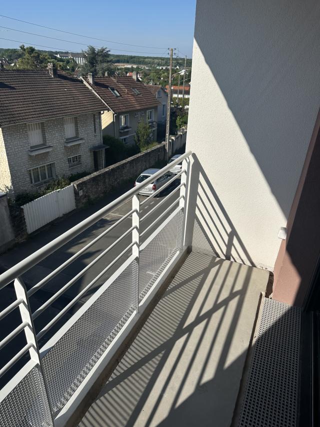 Appartement 3 pièces Vaux le penil disponible à la Location