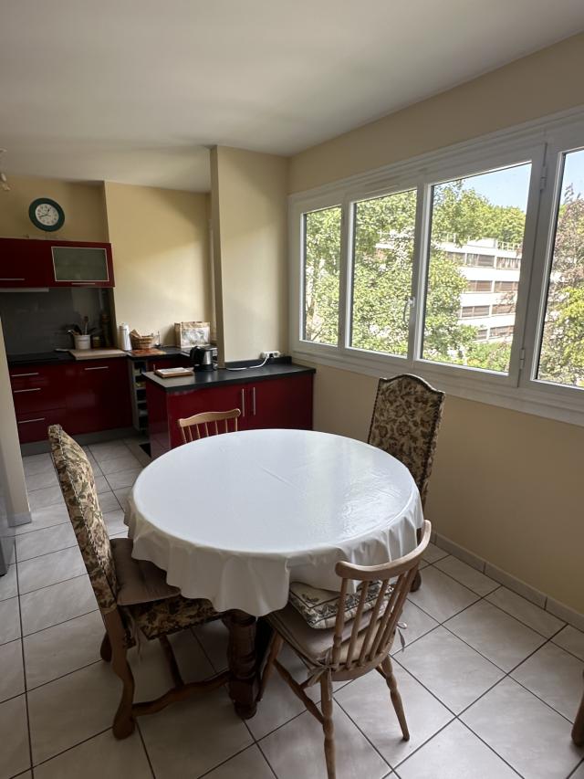 Appartement 5 pièces Vaux le penil disponible à la Vente