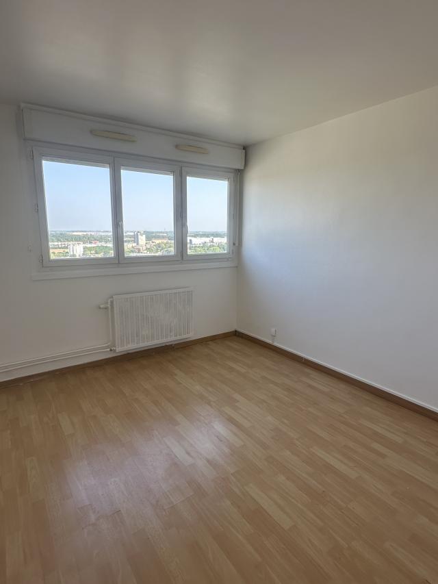 Appartement 3 pièces Le mee sur seine disponible à la Location