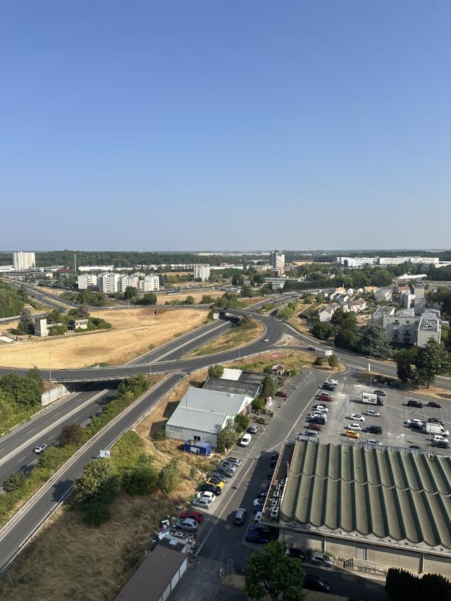 Appartement 3 pièces Le mee sur seine disponible à la Location