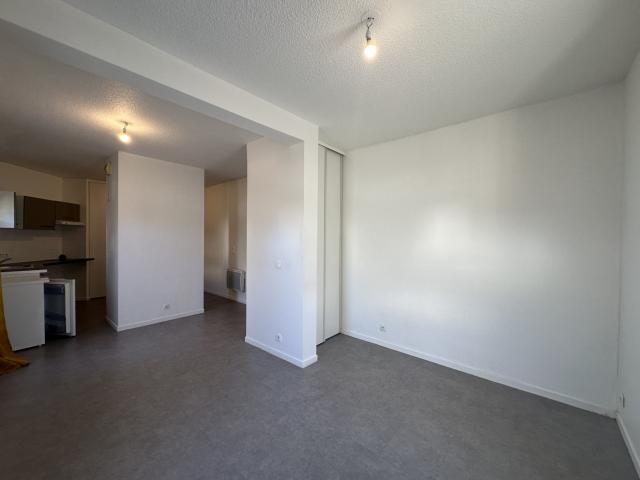 Appartement 1 pièces Melun disponible à la Location