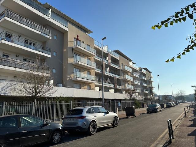 Appartement 1 pièces La rochette disponible à la Location