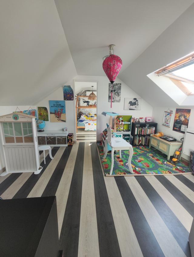 Maison 7 pièces Pamfou disponible à la Vente