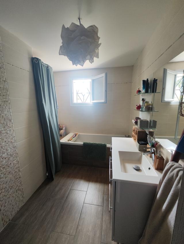 Maison 7 pièces Pamfou disponible à la Vente