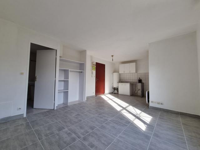 Appartement 1 pièces Melun disponible à la Location