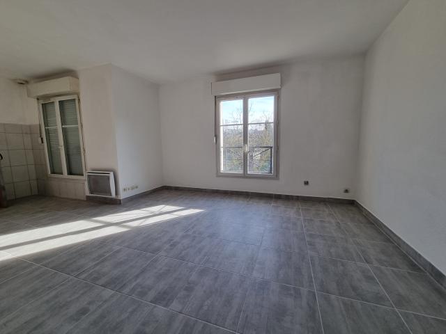 Appartement 1 pièces Melun disponible à la Location
