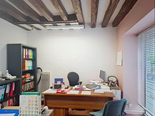 Bureaux  pièces Melun disponible à la Vente