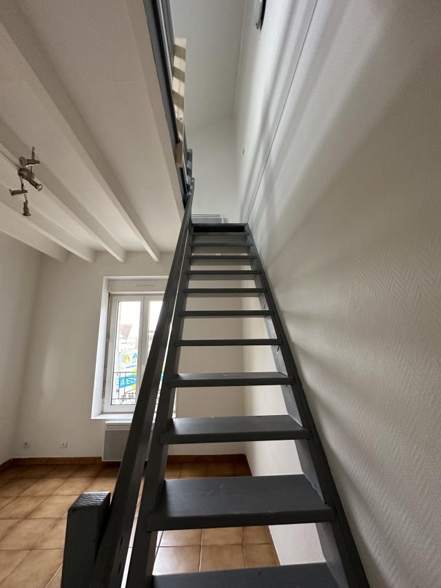 Appartement 2 pièces Vert st denis disponible à la Location