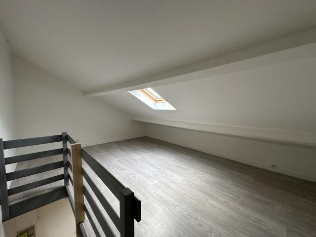 Appartement 2 pièces Vert st denis disponible à la Location