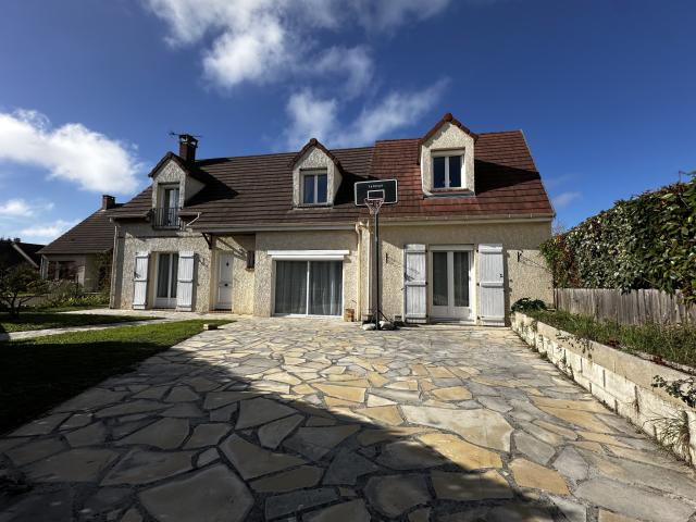 Maison 9 pièces Vaux le penil disponible à la Vente