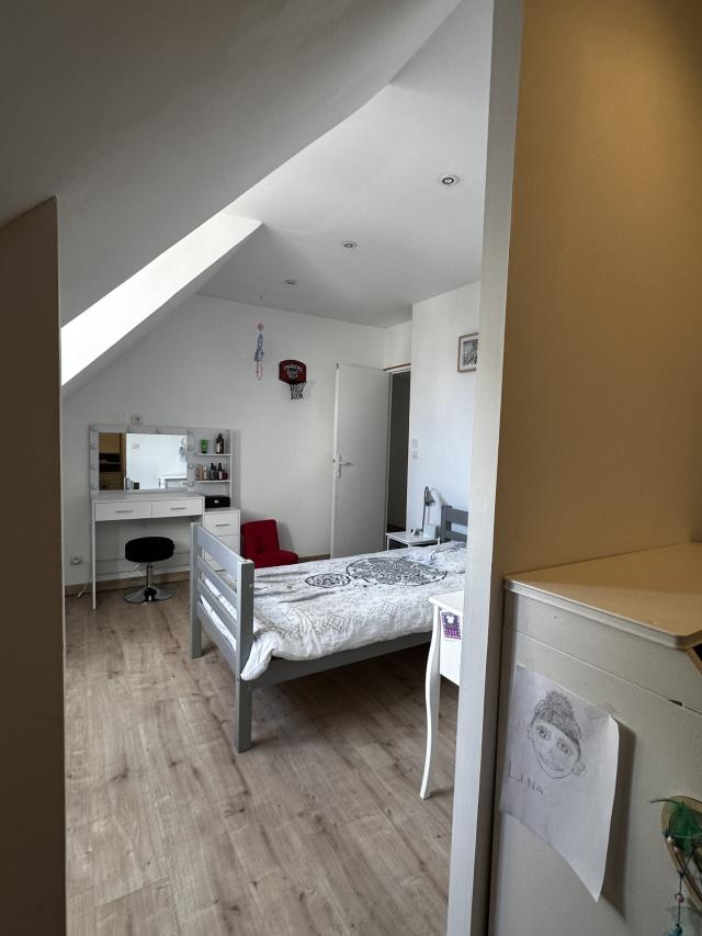 Maison 9 pièces Vaux le penil disponible à la Vente