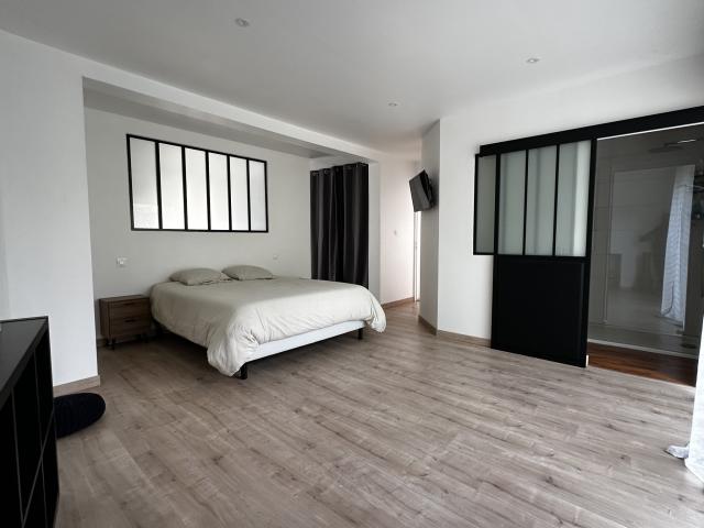 Maison 9 pièces Vaux le penil disponible à la Vente
