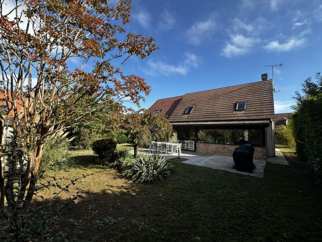 Maison 9 pièces Vaux le penil disponible à la Vente