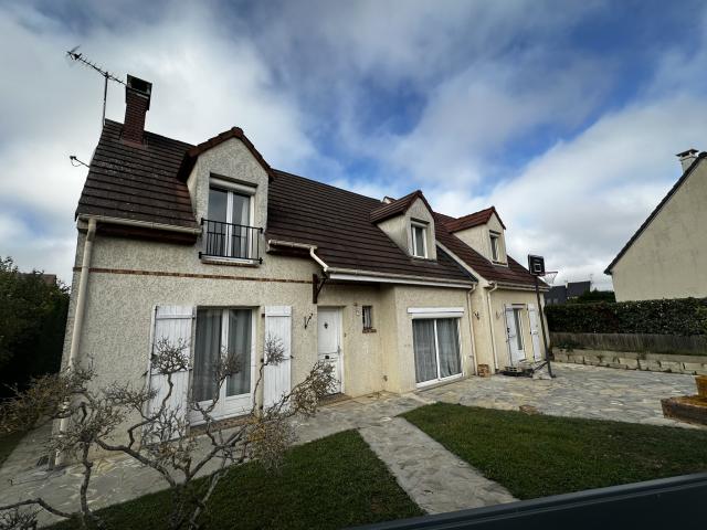 Maison 9 pièces Vaux le penil disponible à la Vente
