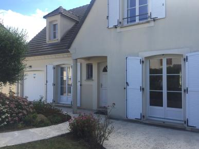 Maison 6 pièces Vaux le penil disponible à la Location