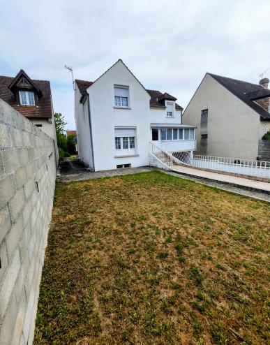 Maison 9 pièces Le mee sur seine disponible à la Vente