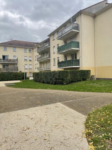 Appartement 3 pièces Le mee sur seine disponible à la Location