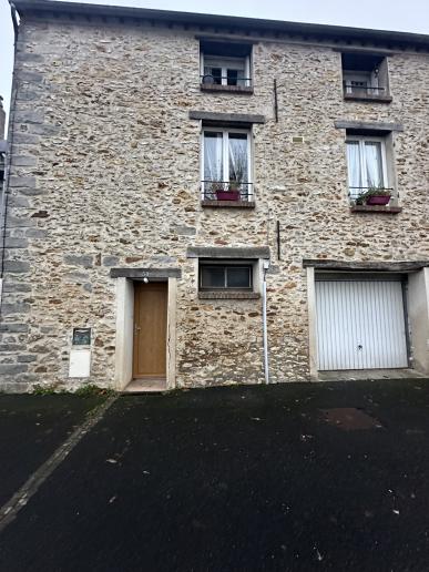 Maison 3 pièces St germain laxis disponible à la Location