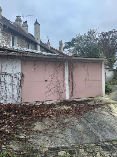 Garage  pièces Melun disponible à la Location