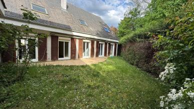 Maison 8 pièces Le mee sur seine disponible à la Vente